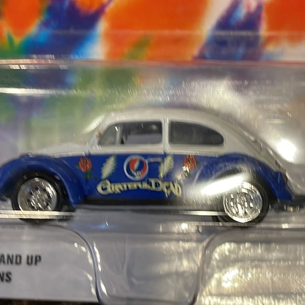 Johnny Lightning Grateful Dead 1966 Volkswagen Beetle